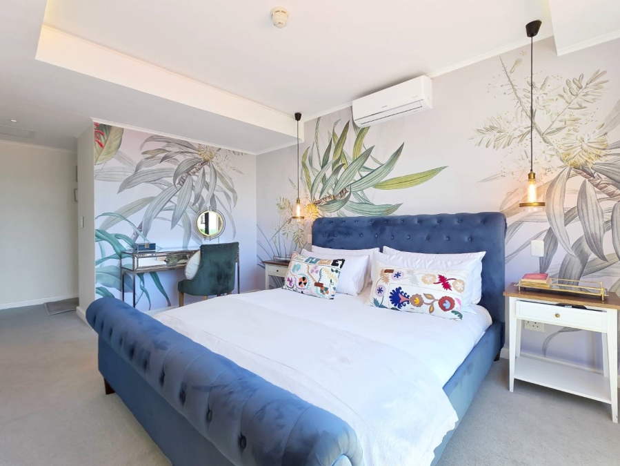 2 Bedroom Property for Sale in Sea Point Western Cape